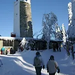 Am Waldesrand Fichtelberg